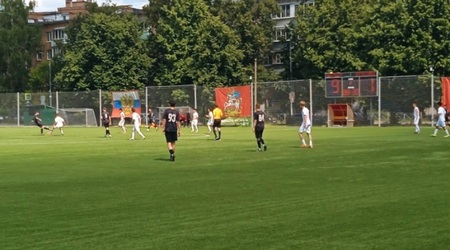 Футболисты ФК 