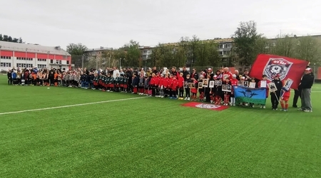 В День Великой Победы на поле футбольного центра 