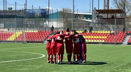 Первая победа: молодёжная футбольная команда 